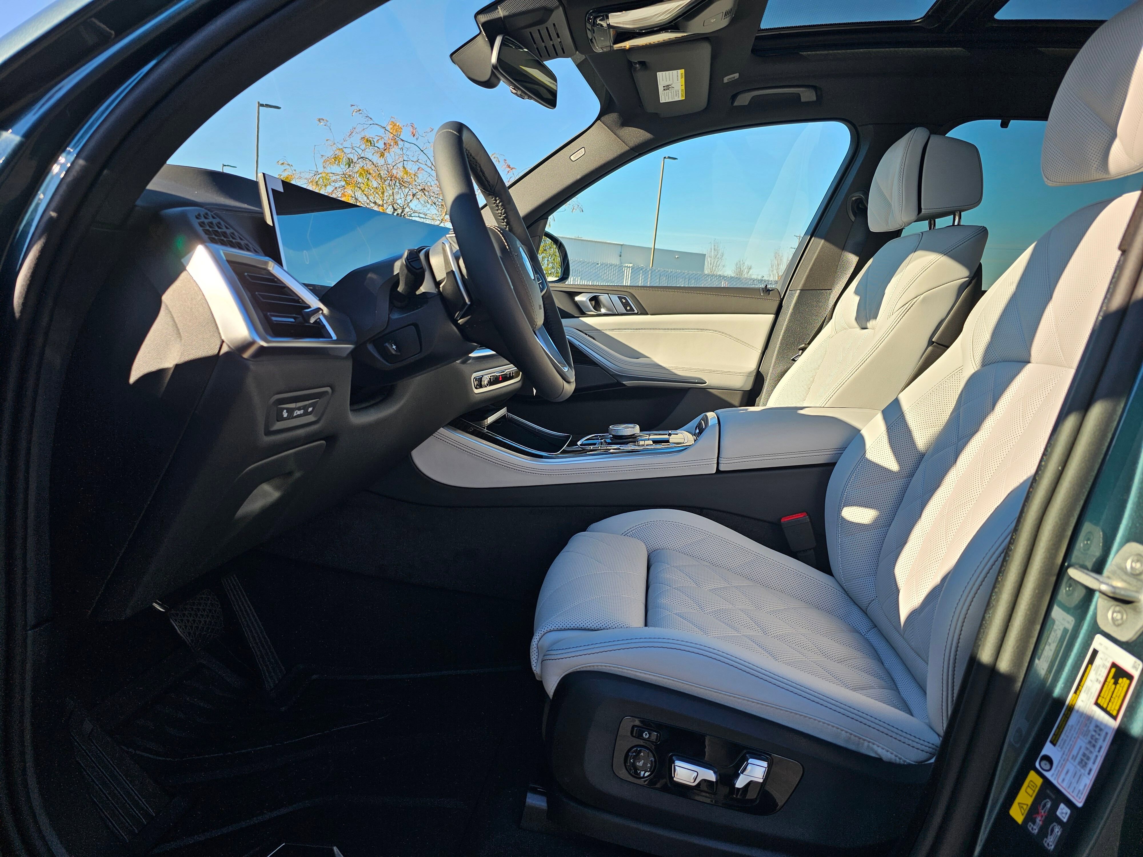 New 2026 BMW X5 xDrive50e w/ Executive Package image 11