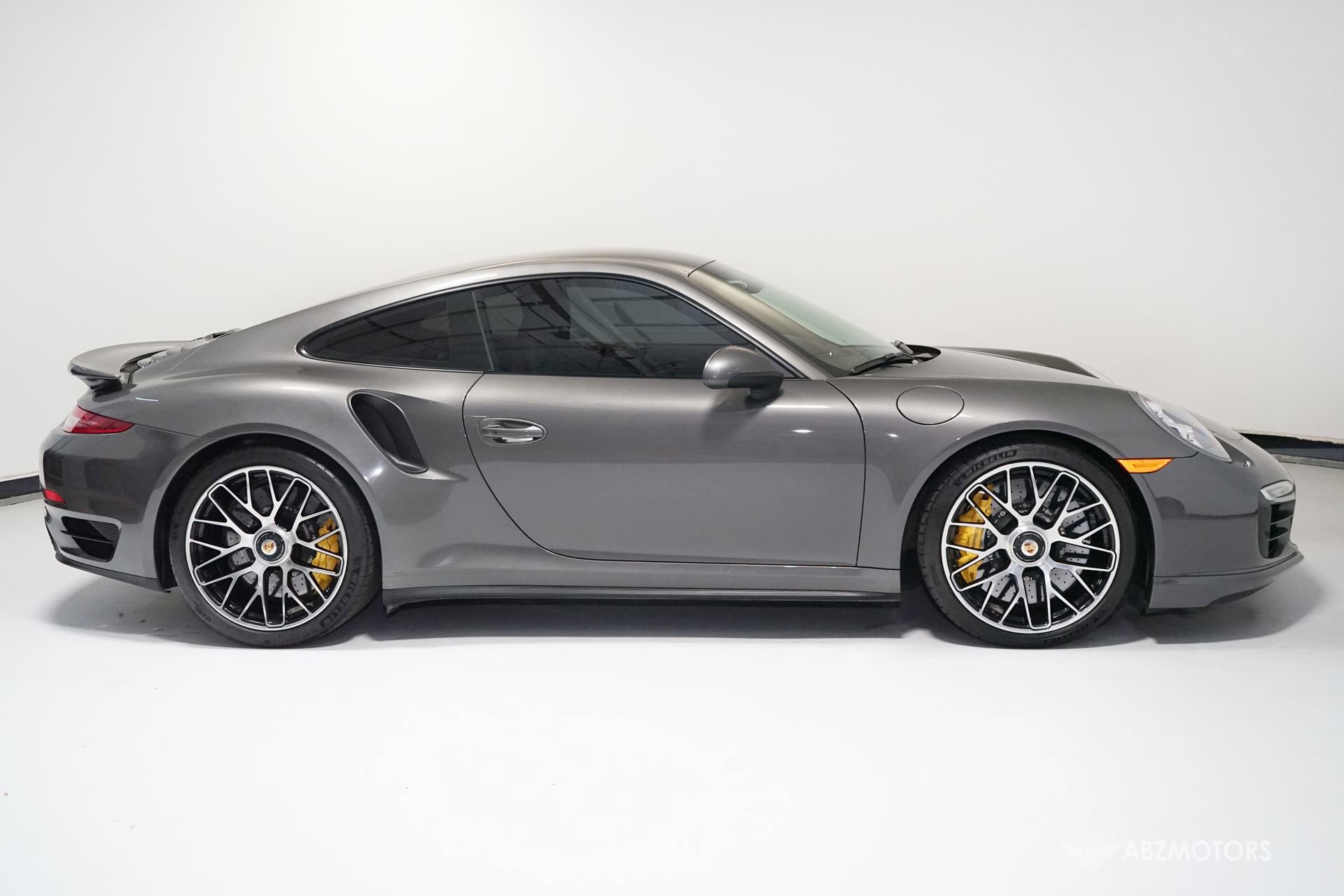 Used 2014 Porsche 911 Turbo S image 3