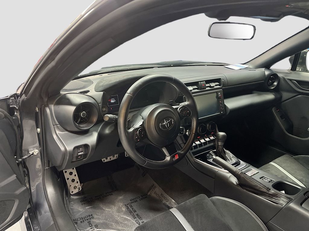 Used 2024 Toyota GR86 Premium image 9