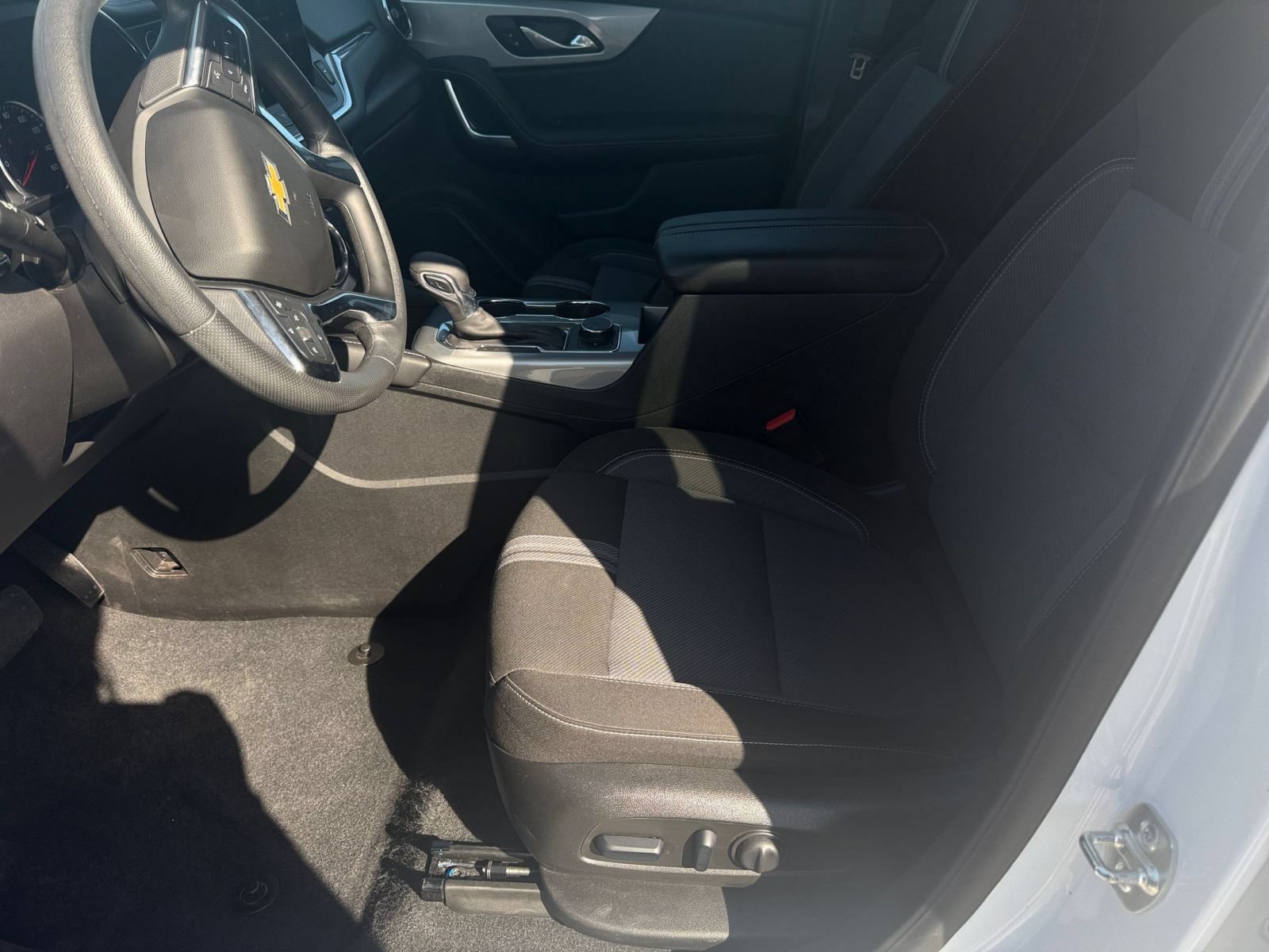 Used 2025 Chevrolet Blazer LT FWD image 28