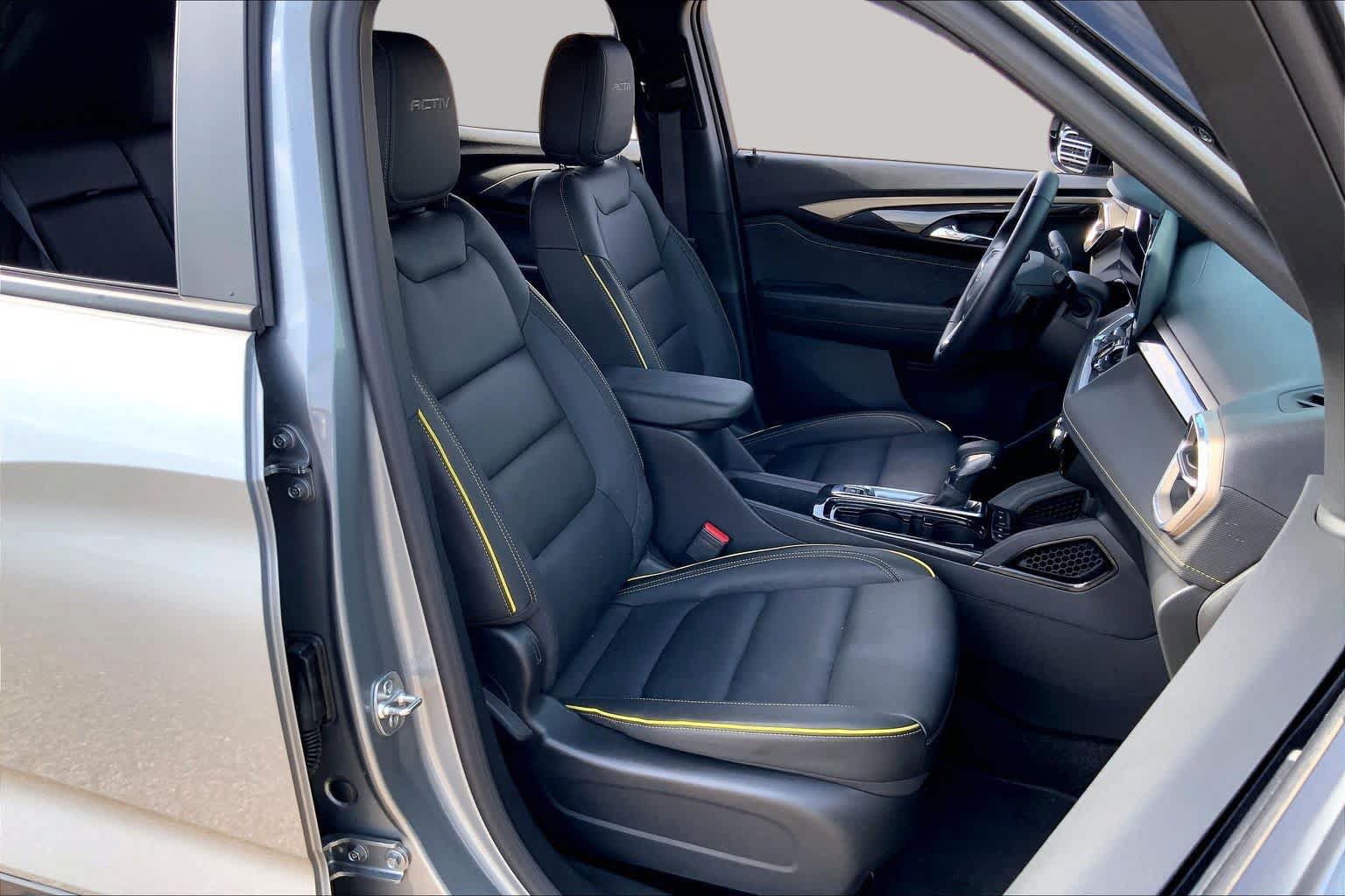 Used 2025 Chevrolet TrailBlazer ACTIV w/ Driver Confidence Package FWD image 9