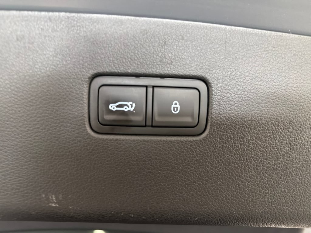 Used 2025 Genesis GV80 3.5T e-SC AWD/4WD image 9