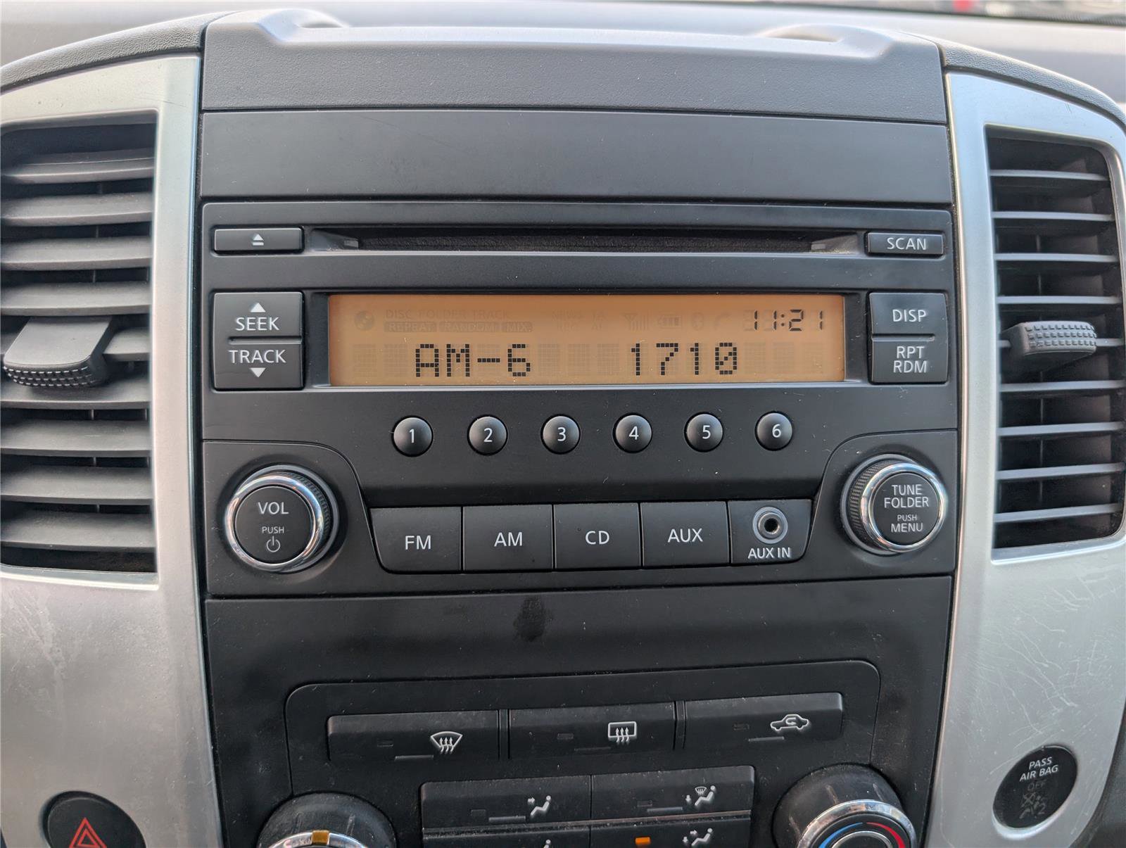 Used 2015 Nissan Xterra X image 22