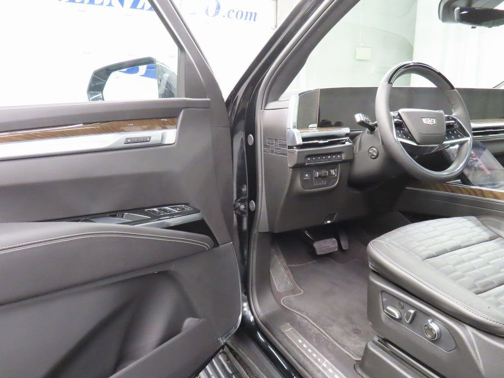 Used 2026 Cadillac Escalade Platinum Sport w/ LPO, Floor Liner Package image 46