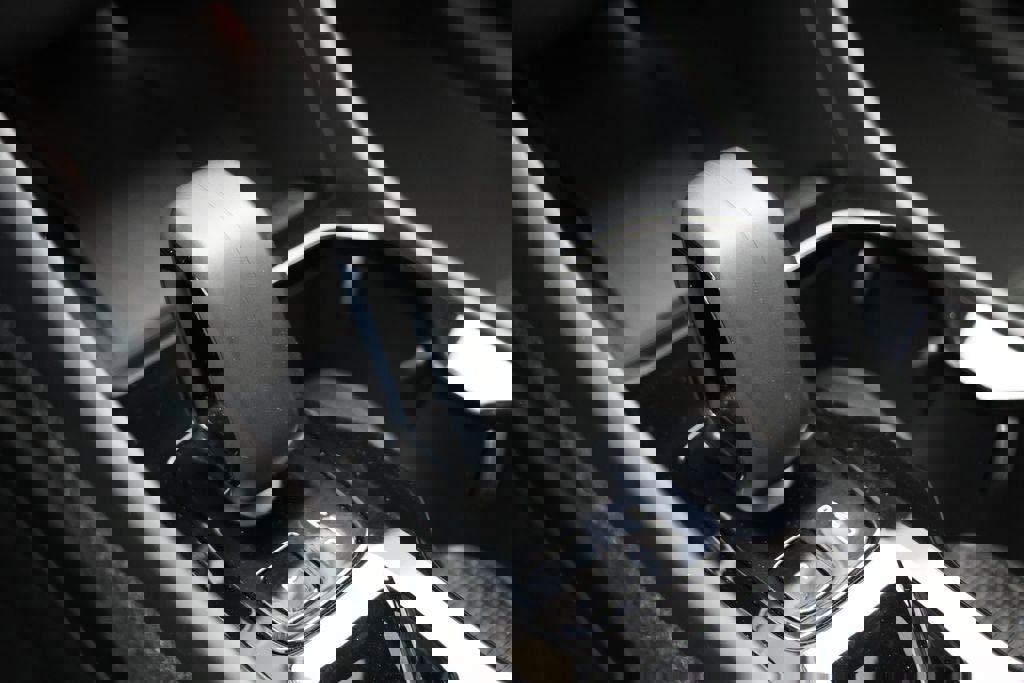 Used 2025 Volvo XC40 B5 Plus image 25