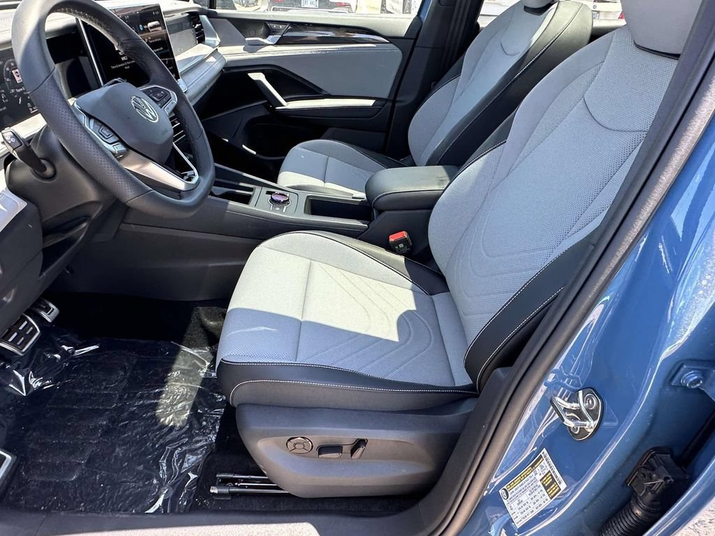 New 2026 Volkswagen Tiguan SE R-Line AWD/4WD image 15