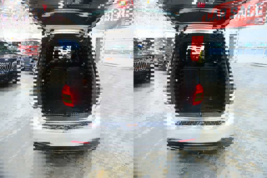 Used 2018 Mercedes-Benz GLS 550 4MATIC w/ Driver Assistance Package image 10