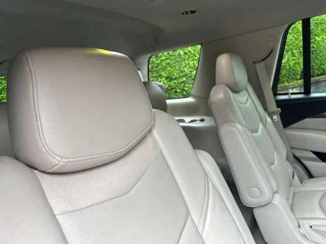 Used 2019 Cadillac Escalade Premium Luxury AWD/4WD image 15
