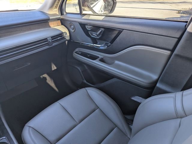 New 2025 Lincoln Corsair Reserve w/ Equipment Group 202A AWD/4WD image 16