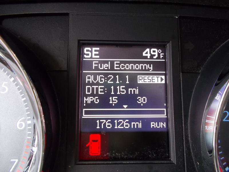 Used 2016 Chrysler Town & Country Touring image 35