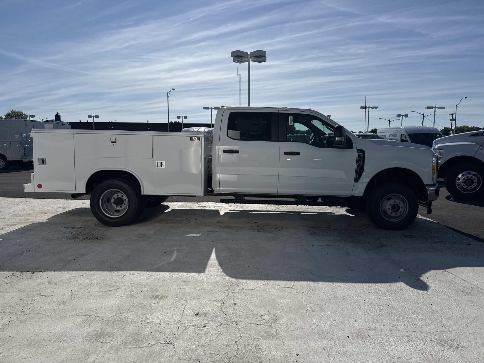New 2026 Ford F350 XL w/ XL Chrome Package AWD/4WD image 2