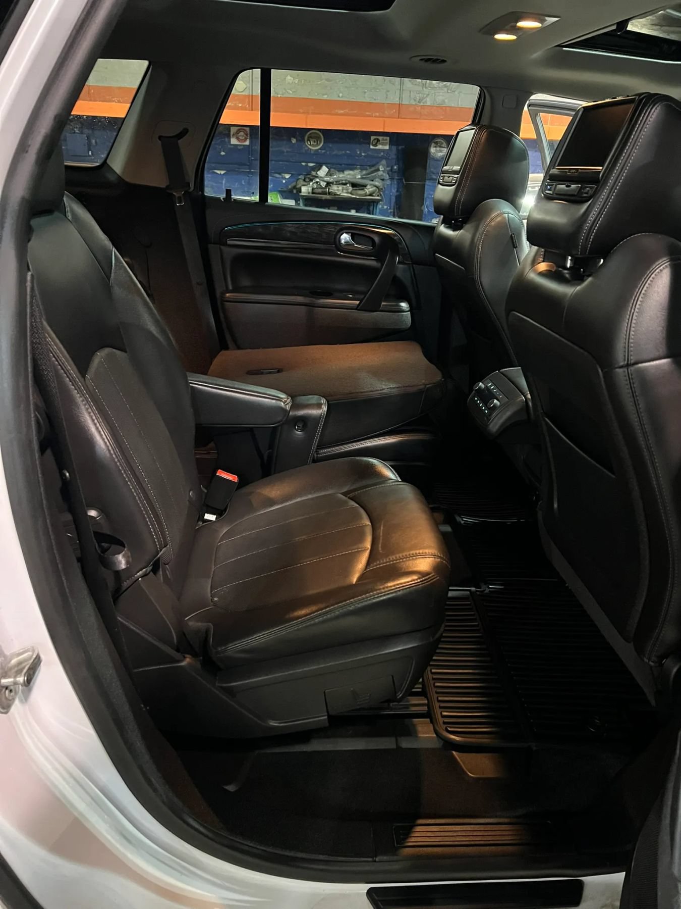 Used 2017 Buick Enclave Premium w/ Experience Buick Package AWD/4WD image 19