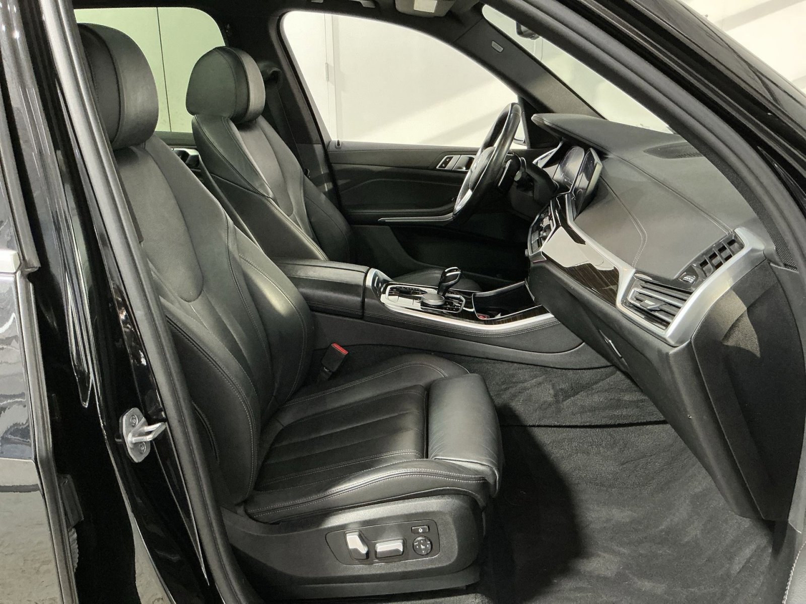 Used 2021 BMW X5 xDrive40i w/ Convenience Package image 34