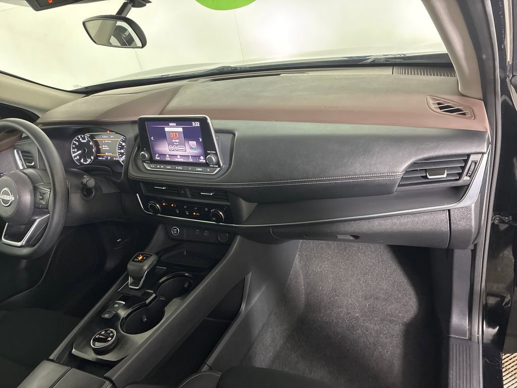 Used 2023 Nissan Rogue S AWD/4WD image 30