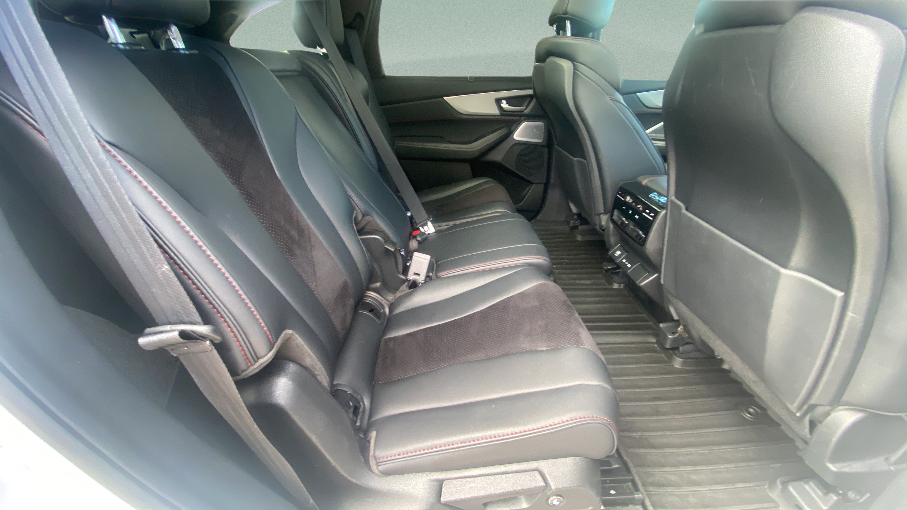 Used 2025 Acura MDX A-Spec AWD/4WD image 28