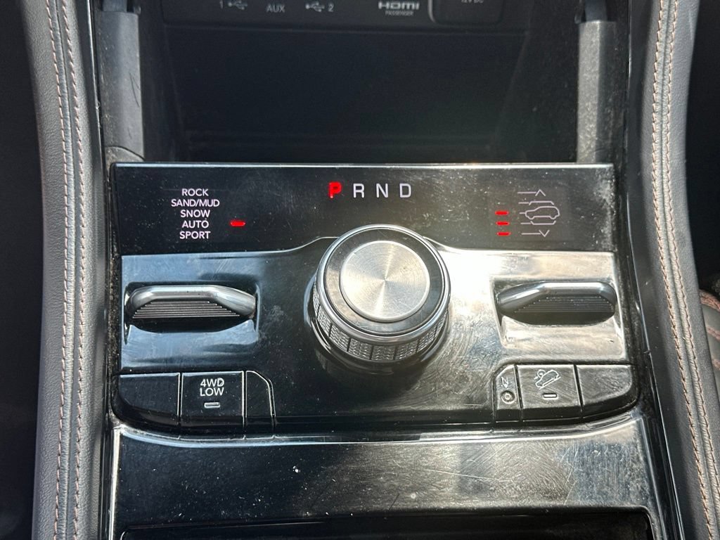 Used 2023 Jeep Grand Cherokee Summit AWD/4WD image 26