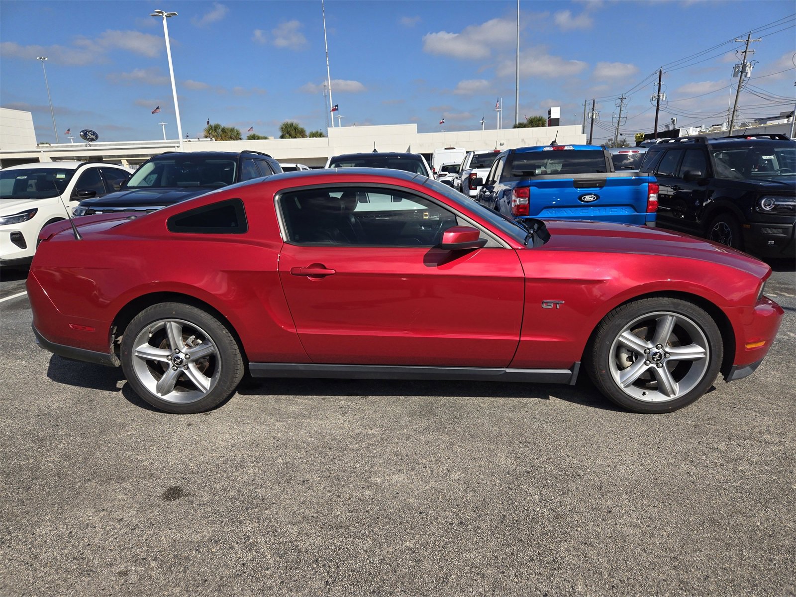 Used 2010 Ford Mustang GT image 4