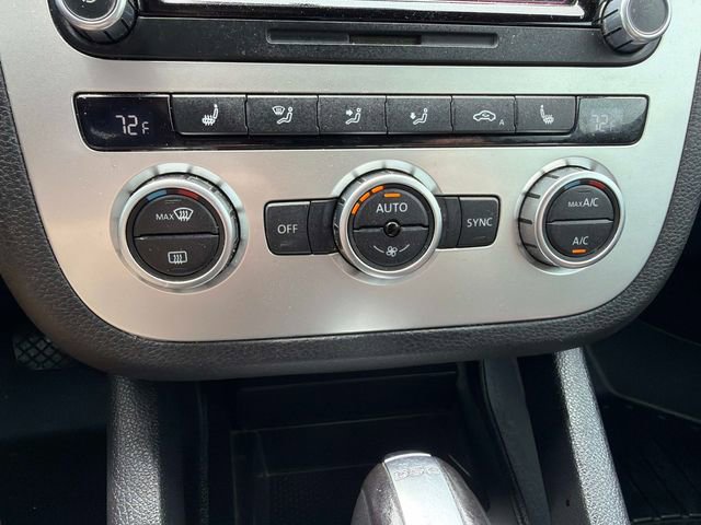Used 2013 Volkswagen Eos Komfort FWD image 17