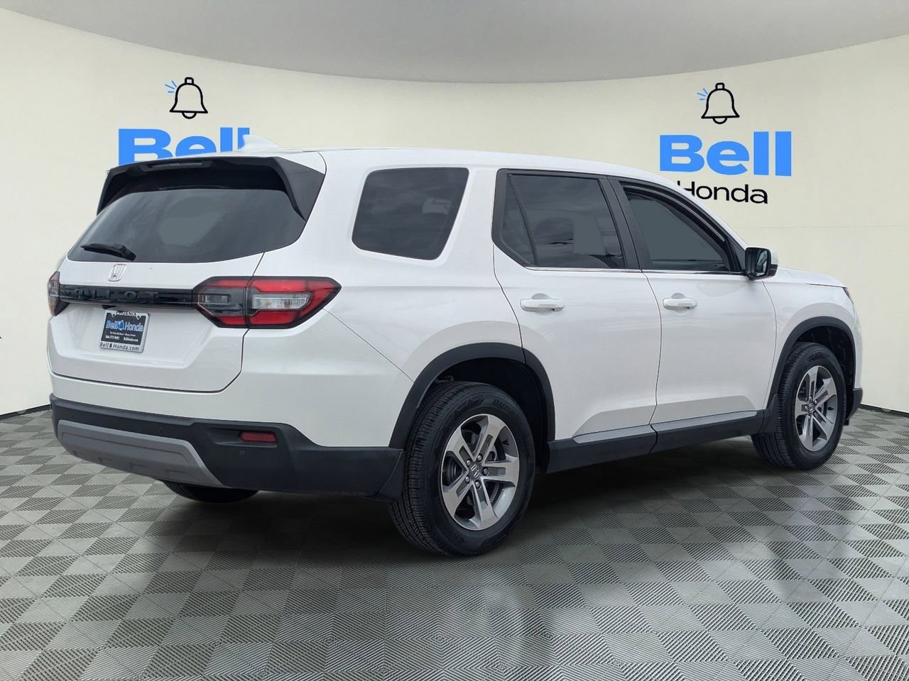 Certified 2024 Honda Pilot EX-L image 4