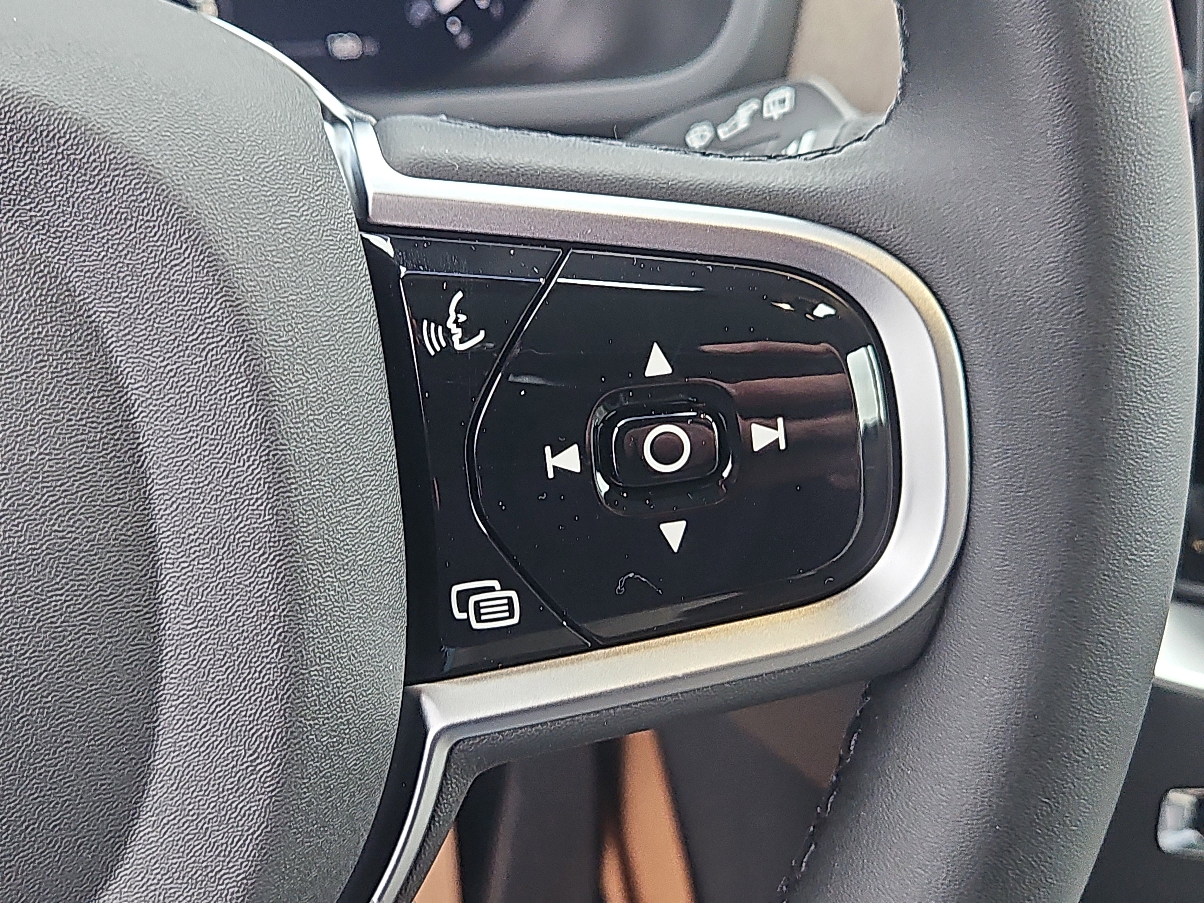 New 2026 Volvo XC90 B5 Core image 15