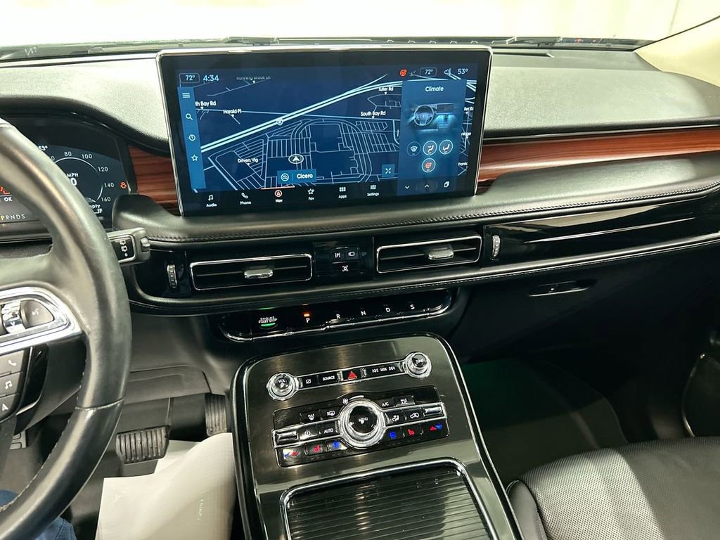 Used 2022 Lincoln Nautilus Reserve w/ Luxury Package image 19