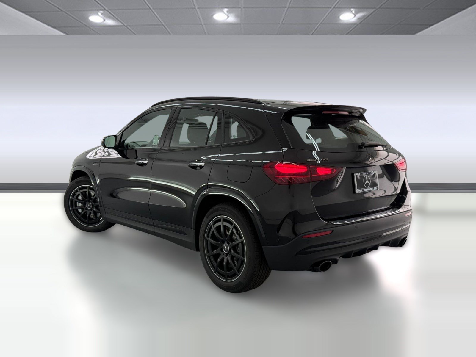 New 2026 Mercedes-Benz GLA 35 AMG 4MATIC image 3