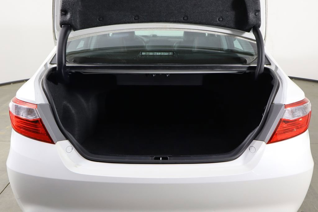 Used 2017 Toyota Camry XSE w/ Moonroof Package image 17