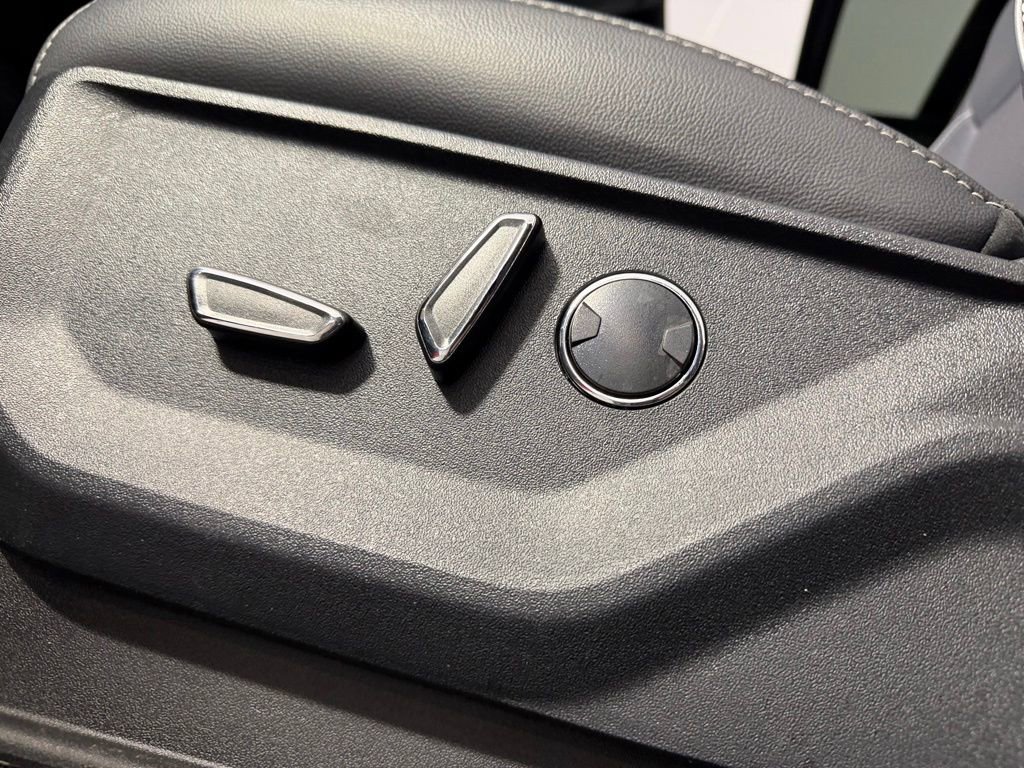 Used 2025 Ford F150 Lariat w/ Equipment Group 502A High image 24