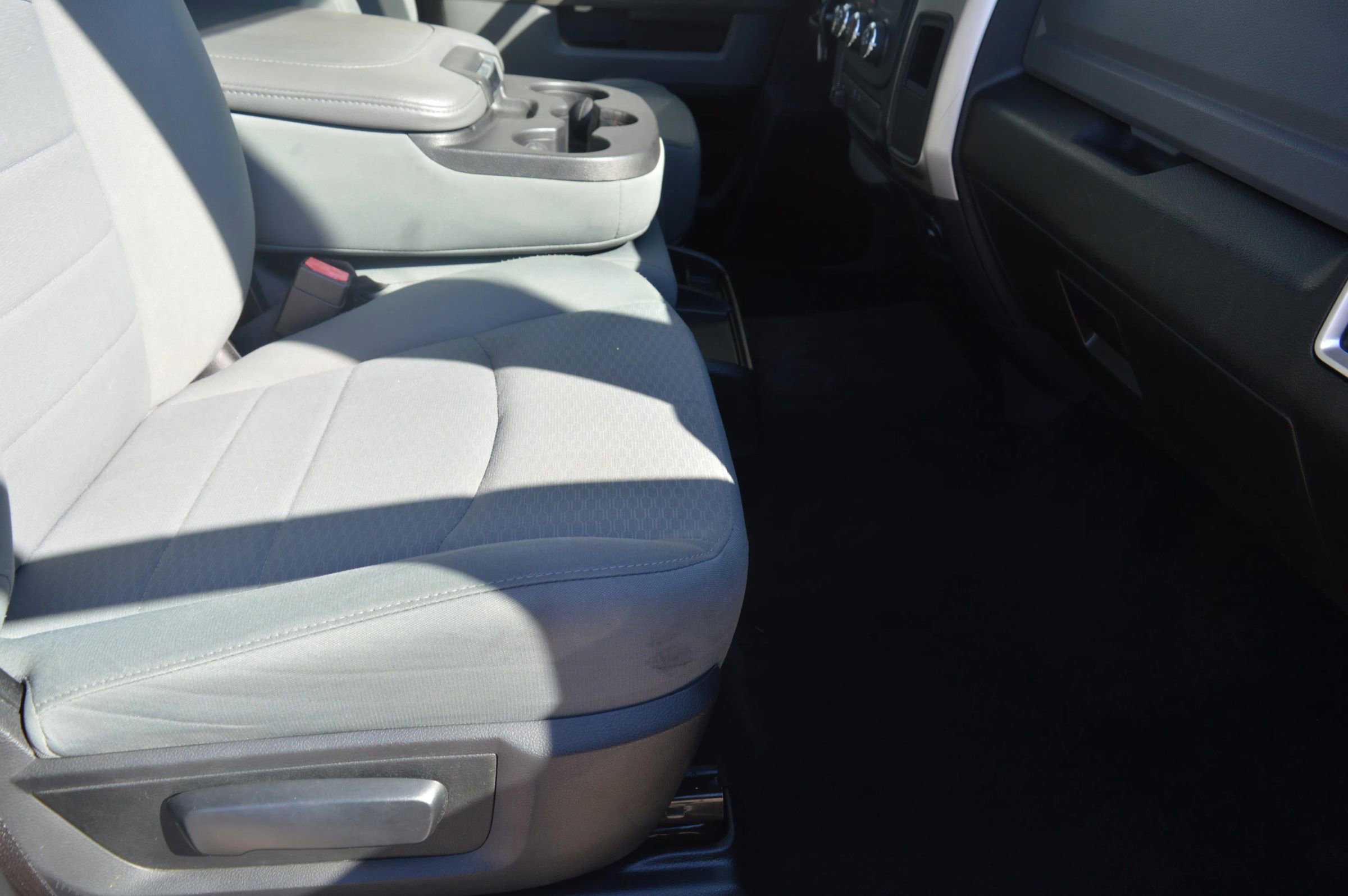 Used 2017 RAM 2500 SLT image 18