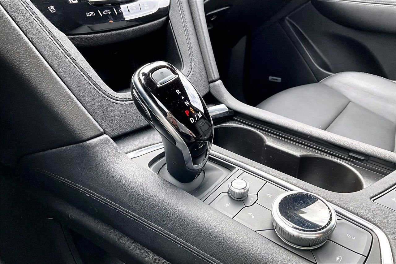 Used 2024 Cadillac XT6 Sport image 33