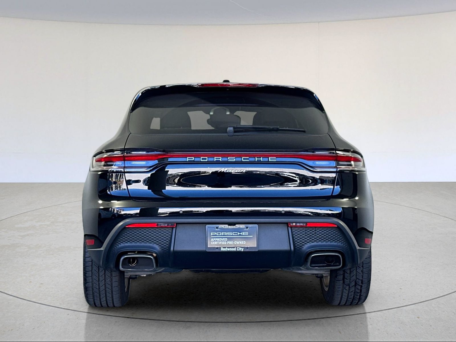 Certified 2026 Porsche Macan AWD/4WD image 7