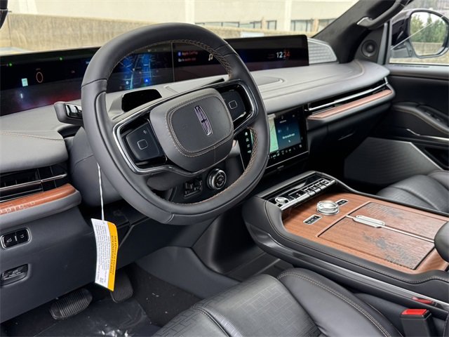 New 2025 Lincoln Navigator Black Label image 33