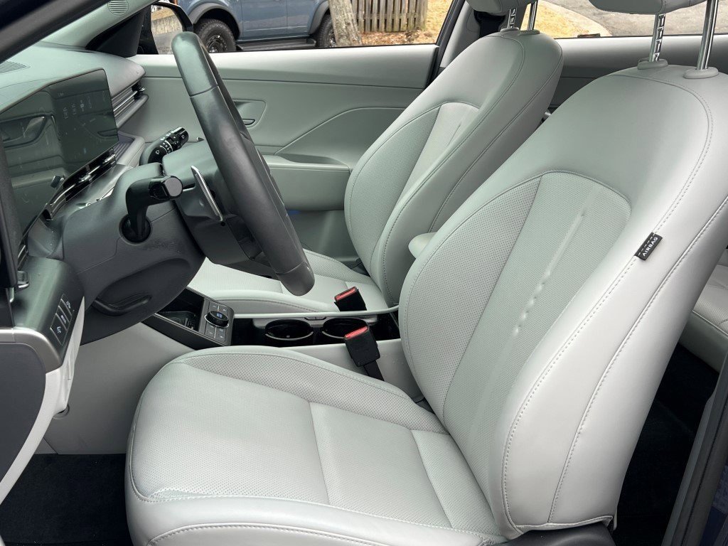 Used 2025 Hyundai Kona Limited image 20