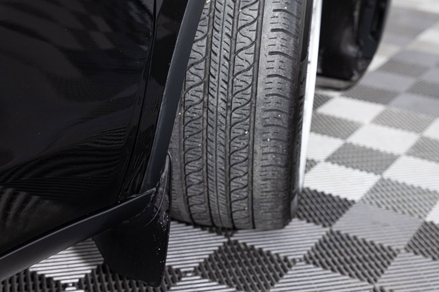 Used 2021 Tesla Model Y Long Range image 40