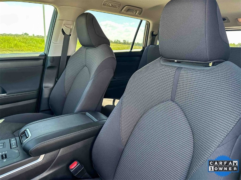 Used 2022 Toyota Highlander LE image 14