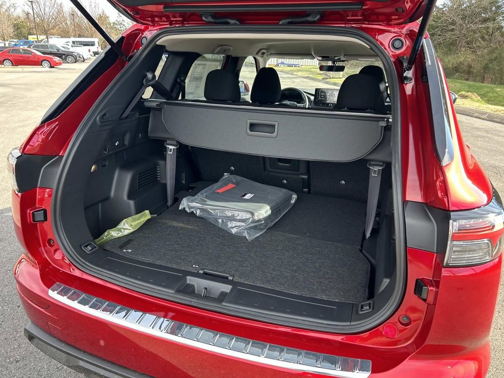 New 2026 Mitsubishi Outlander ES FWD image 11