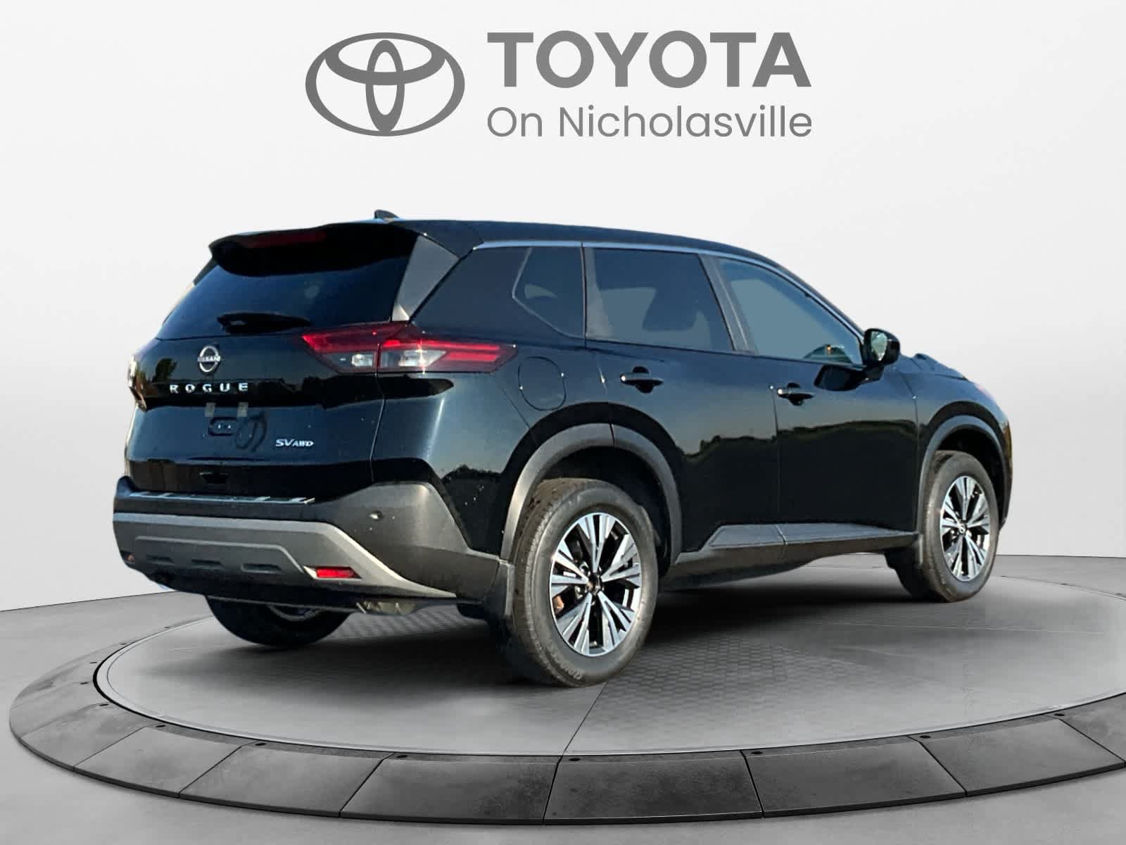 Used 2023 Nissan Rogue SV AWD/4WD image 5