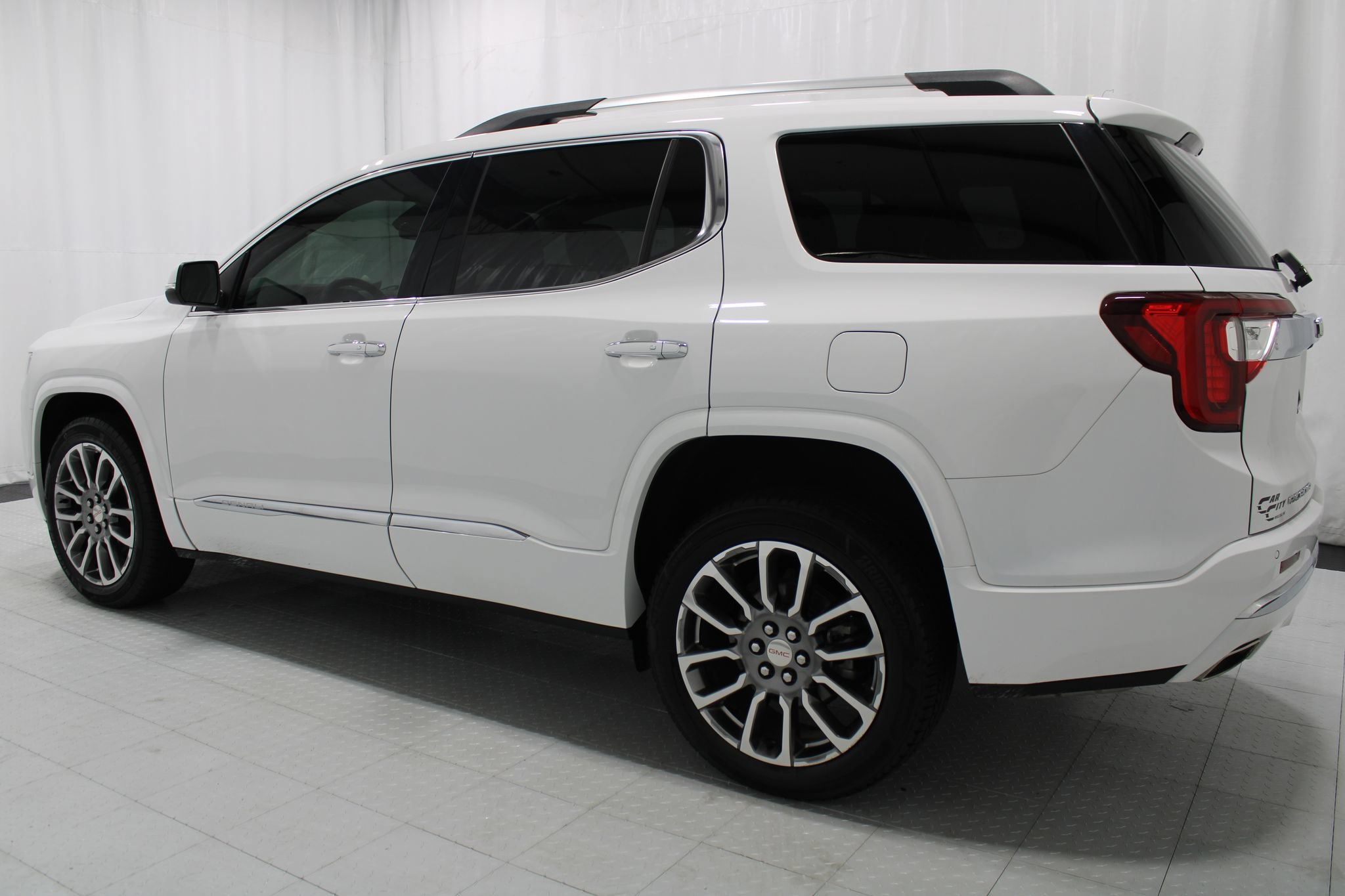 Used 2023 GMC Acadia Denali AWD/4WD image 8