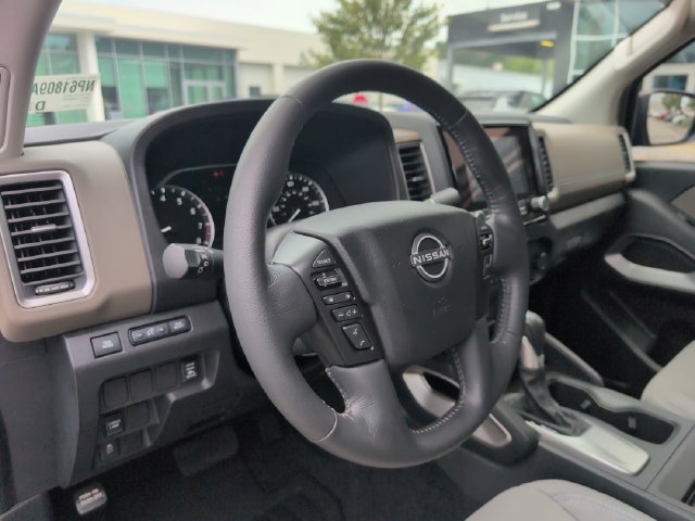 Used 2024 Nissan Frontier SV RWD image 33