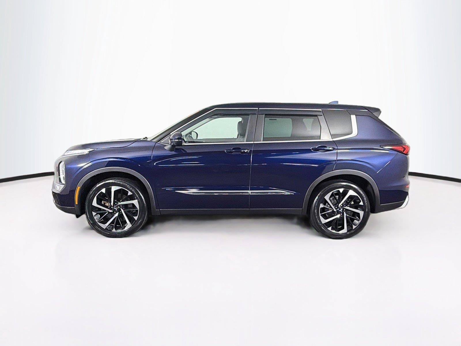 Used 2022 Mitsubishi Outlander SE AWD/4WD image 8