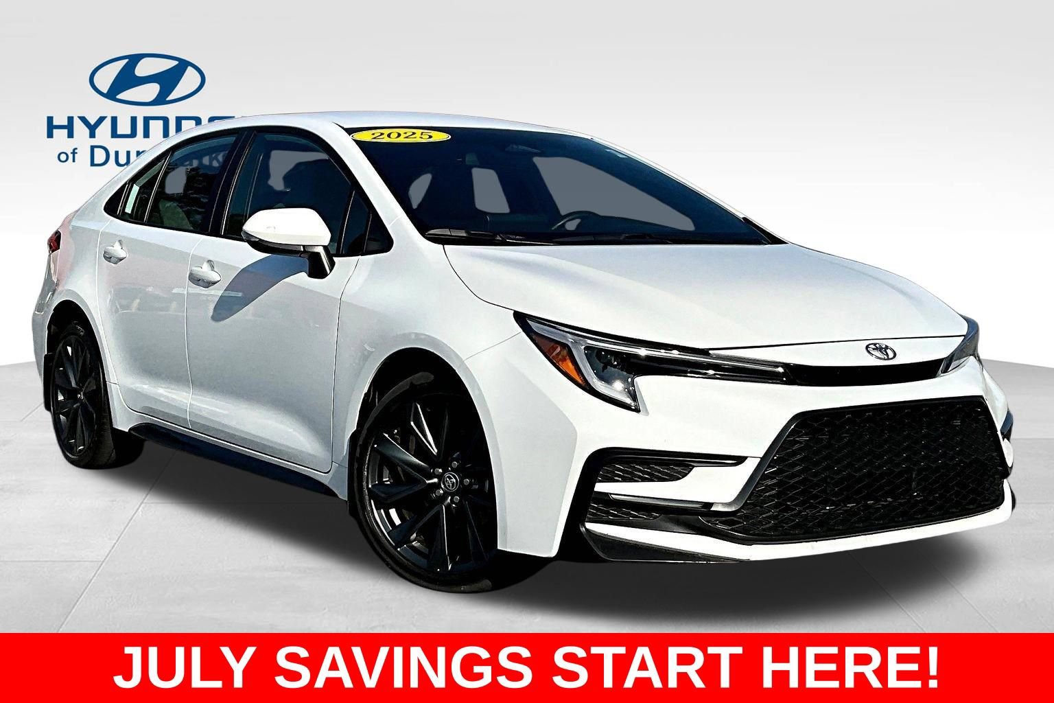 Used 2025 Toyota Corolla SE FWD image 3