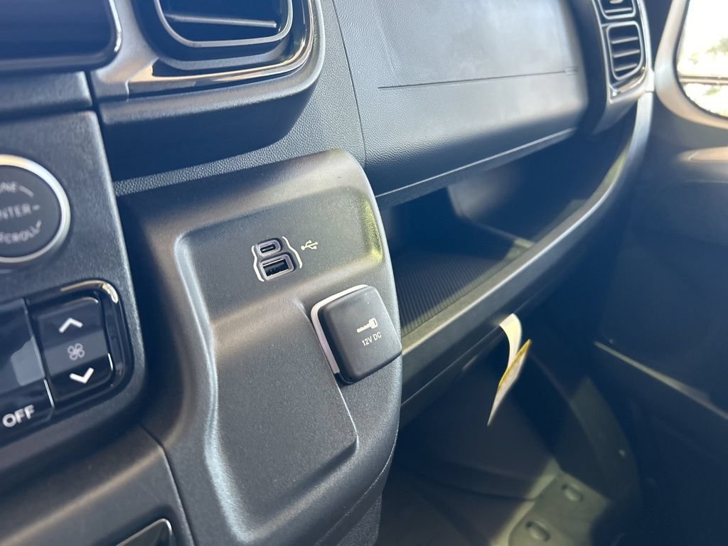 New 2026 RAM ProMaster 2500 w/ Premium Convenience Group FWD image 40