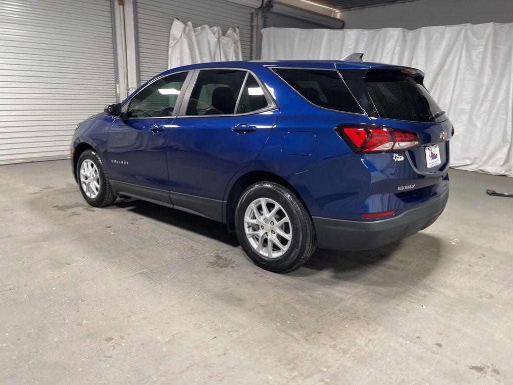 Used 2023 Chevrolet Equinox LS w/ LS Convenience Package FWD image 5