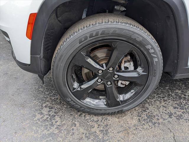 Used 2023 Jeep Grand Cherokee L Laredo AWD/4WD image 8