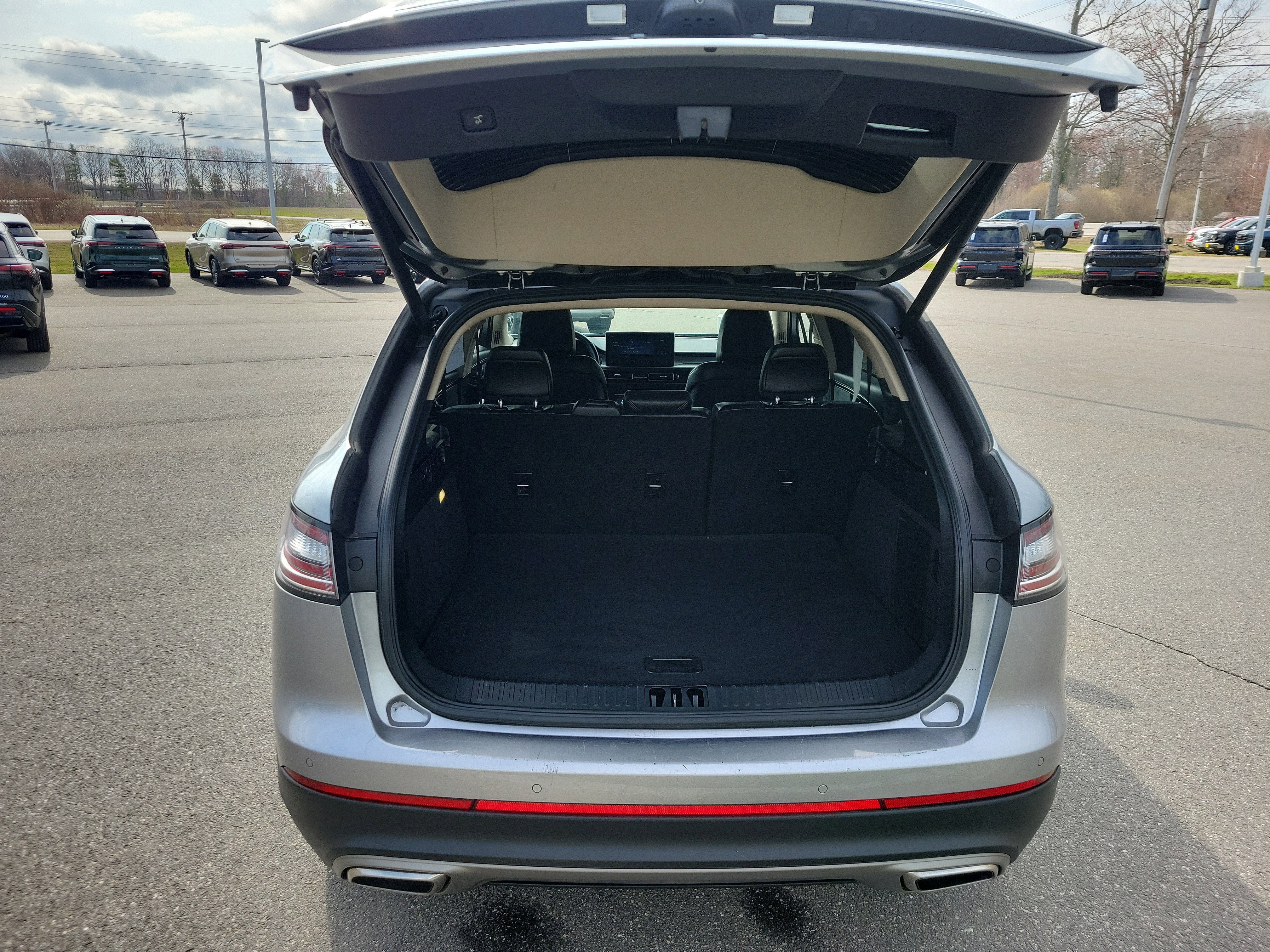 Used 2023 Lincoln Nautilus AWD w/ Premium Package image 16