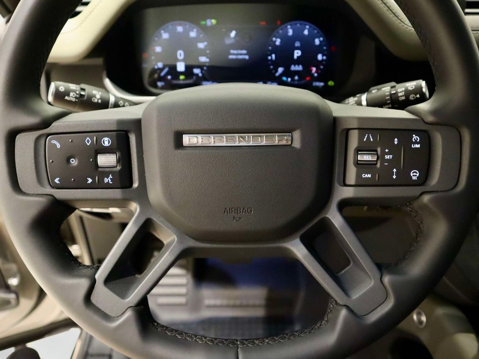 Used 2024 Land Rover Defender 110 X-Dynamic SE AWD/4WD image 27