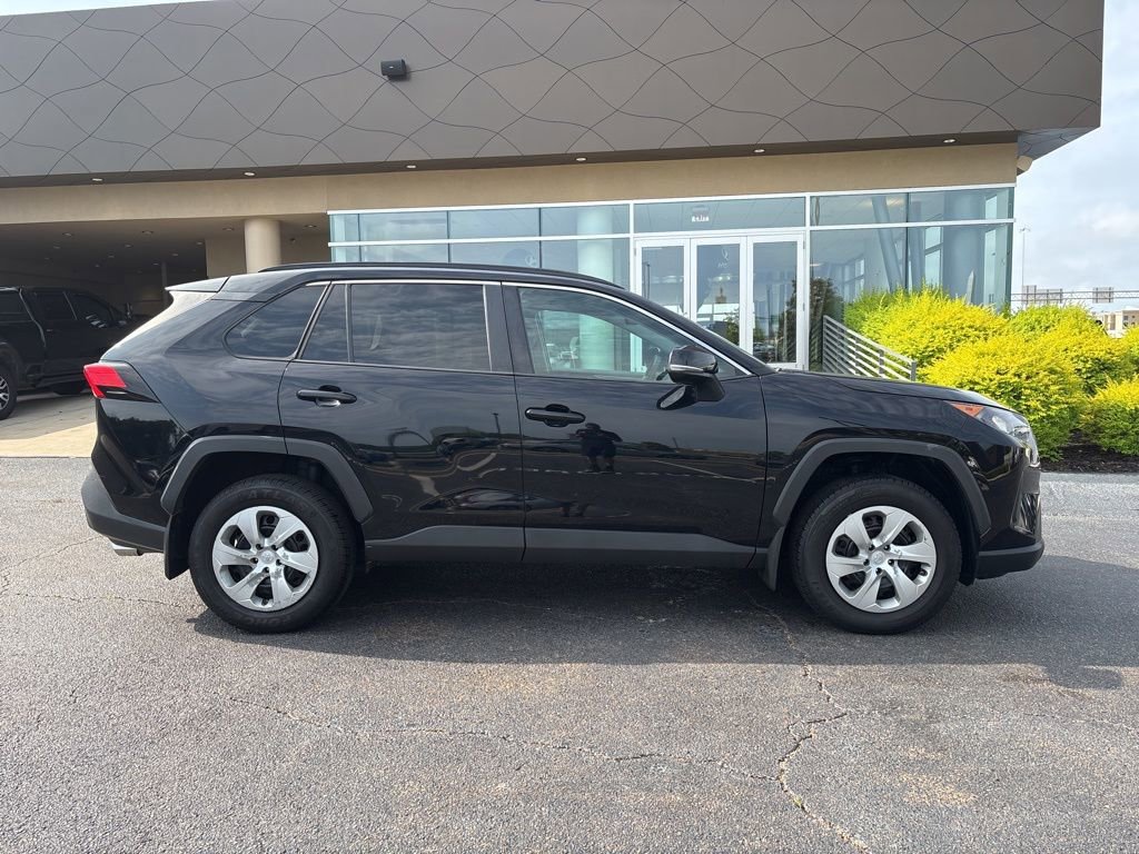 Used 2019 Toyota RAV4 LE w/ All Weather Liner Package AWD/4WD image 4