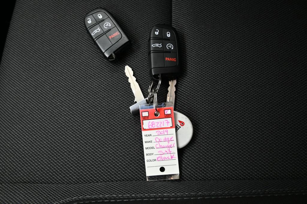 Used 2019 Dodge Charger SXT AWD/4WD image 30
