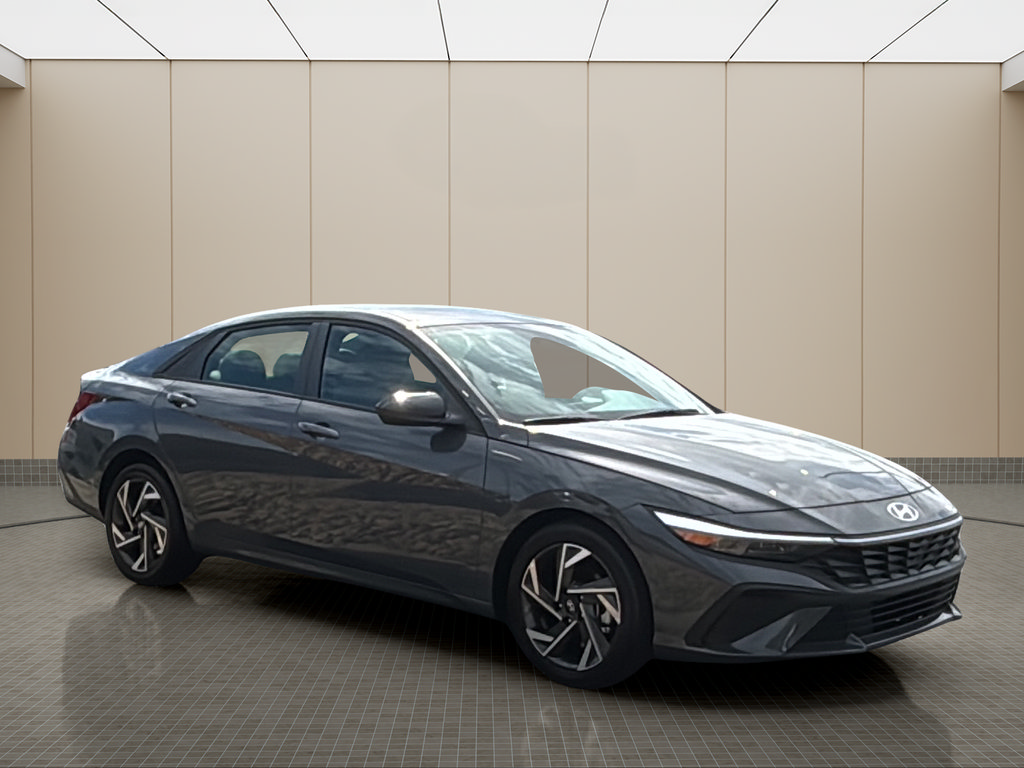 Used 2025 Hyundai Elantra Sport FWD image 7