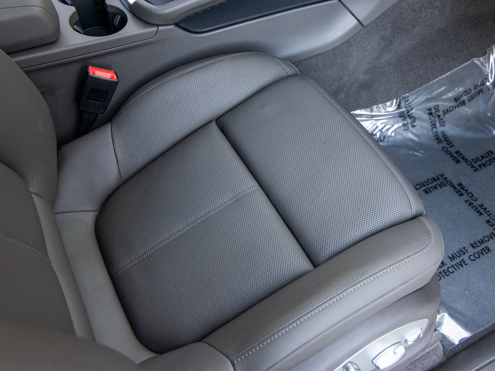 Certified 2025 Porsche Macan image 50